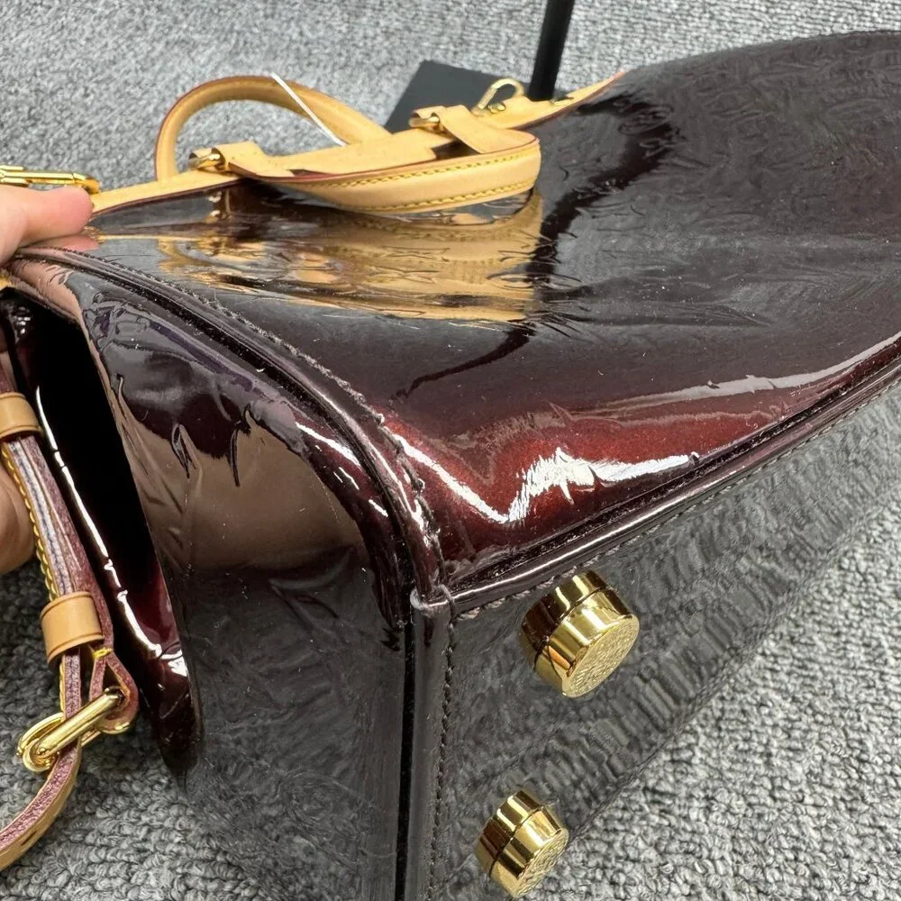 LOUIS VUITTON Brea Amarante Monogram Vernis Handbag 699-072225